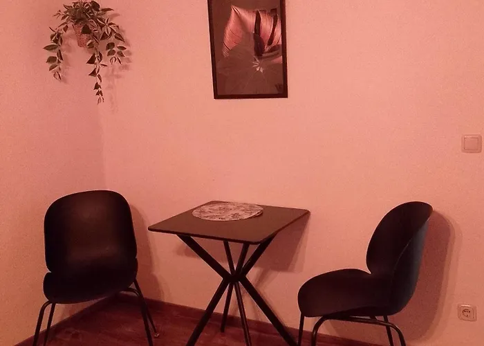 Helles Doppelzimmer Im Untergeschoss Mit Bad Im Gruenen Nahe Potsdam